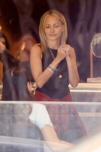 nicole-richie-shopping-for-new-jewelry-at-maria-tash-in-los-angeles-09-26-2023-0.jpg