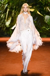 roberto-cavalli-rtw-ss-24-mfw-43.thumb.webp.9be44701f68e4259b61d8082e25a59e8.webp