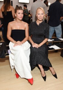 sofia-richie-at-proenza-schouler-ss24-front-row-in-new-york-09-09-2023-2.jpg