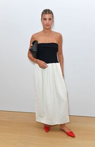 sofia-richie-at-proenza-schouler-ss24-front-row-in-new-york-09-09-2023-4.jpg
