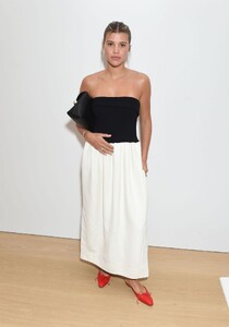 sofia-richie-at-proenza-schouler-ss24-front-row-in-new-york-09-09-2023-5.jpg