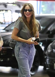 sofia-vergara-out-and-about-in-beverly-hills-09-21-2023-2.jpg