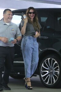 sofia-vergara-out-and-about-in-beverly-hills-09-21-2023-4.jpg