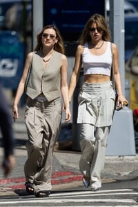 suki-and-imogen-waterhouse-out-and-about-in-new-york-09-12-2023-1.jpg