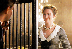 tumblr_midp5itVWe1s00ervo4_r1_250.gif.21b74828e73d71c7cc744f8c5bc869e3.gif