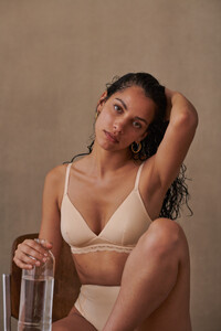 yse-soutien-gorge-triangle-corps-et-ame-beige-clair5.thumb.jpg.d04842412df090385e3c44a8f89132b8.jpg