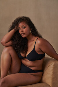 yse-soutien-gorge-triangle-corps-et-ame-noir3.thumb.jpg.fcee30d74571f325c66735fdd29b8e52.jpg