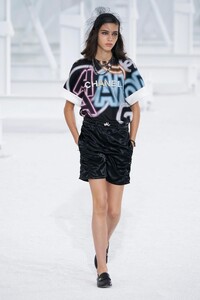 -0032-Chanel-RTW-SS21.thumb.jpg.763afe53a750b01f50f332d09a626cdf.jpg