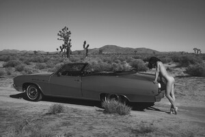 -ero-monochrome-Polly-Furnival-Stefan-Rappo-(photographer)-5191606.thumb.jpg.209aacc09c853ebd4f6b12a1bda6fc42.jpg