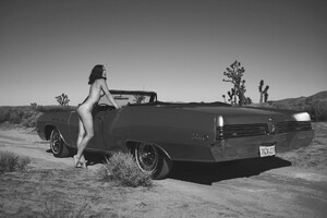 -ero-monochrome-Polly-Furnival-Stefan-Rappo-(photographer)-5191607.thumb.jpg.44d4fab07852ba7f518fc1cf399a725e.jpg
