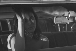 -ero-monochrome-Polly-Furnival-Stefan-Rappo-(photographer)-5191609.thumb.jpg.8b22f2c8ffc7131db0367ca73872b9f2.jpg