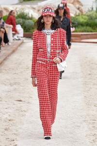 00001-chanel-resort-2023-monaco-credit-gorunway.thumb.jpg.0f8604805679f191bf00ac2ba3410388.jpg