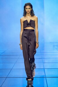 00002-Del-Core-Spring-22-RTW-Milan-credit-gorunway.thumb.jpg.ffaaf65317e1fceddc286dcbe3a73ea9.jpg