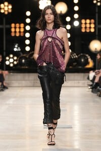 00002-isabel-marant-spring-2023-ready-to-wear-credit-gorunway.thumb.jpg.4cbc386a4f9d49b1e05fa0e099e66178.jpg