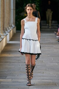 00003-Alberta-Ferretti-Spring-22-RTW-Milan-credit-Daniele-Oberrauch-Gorunway.thumb.jpg.f23547f2303c769e295febf164f119a2.jpg