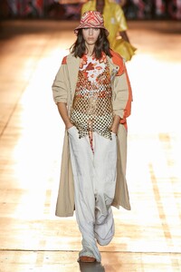 00003-Etro-Spring-22-RTW-MIlan-credit-gorunway.thumb.jpg.e4372536eaddc950406c4aa918571245.jpg