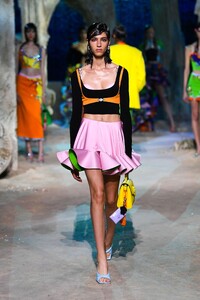 00051-Versace-RTW-SS21.jpg