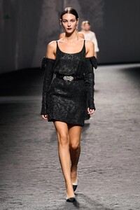 00068-chanel-spring-2023-ready-to-wear-credit-gorunway.thumb.jpg.cf1eeeee759a88e3665c6fcf92dbede3.jpg
