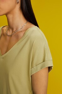 063EE1K302_341_16.jpg
