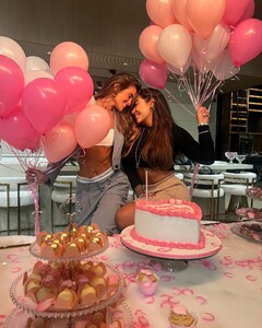 [2023.10.24] izabelgoulart_395059455_342869808279786_7377696143986021750_n.jpg