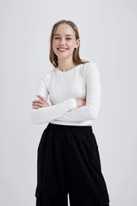 A8311AX_23AU_WT32_05_01.jpg
