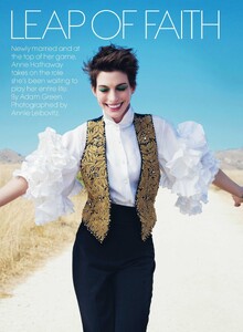 AH_Leibovitz_US_Vogue_December_2012_01.thumb.jpg.d594f35e2b42c048445452d4a9a1c3c0.jpg