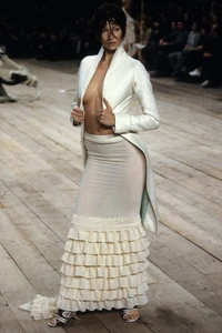 ALEXANDER-MCQUEEN-SPRING-1999-RTW-44.thumb.webp.f15921cc93987c9db9efa85e271c2c06.webp