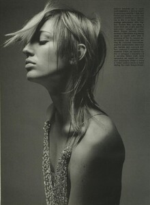 ARCHIVIO-VogueItalia(April2002)-GreatHair!-004.thumb.jpg.0ad5d1426d822d9981b9315866361c1c.jpg