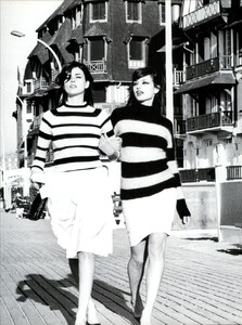 ARCHIVIO-VogueItalia(June2001)-SmashofStripes-002.thumb.jpg.5cb61129d0a2faa77d38c6b53cbf03a8.jpg