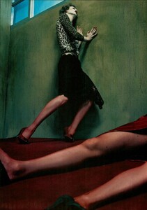 ARCHIVIO-VogueItalia(September2004)-NewestWaysToLook-005.thumb.jpg.80b3c082f0e7dec08a50085b3f5c8233.jpg