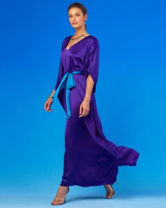 AlessandraSilkKaftaninRoyalPurple_2345_lores.jpg