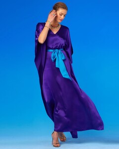 AlessandraSilkKaftaninRoyalPurple_2353_lores.jpg
