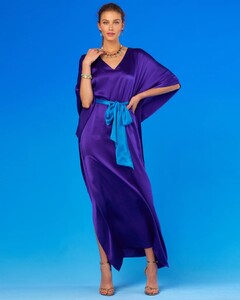 AlessandraSilkKaftaninRoyalPurple_2354_lores.jpg