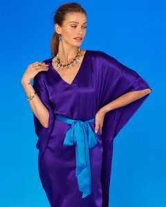 AlessandraSilkKaftaninRoyalPurple_2396_lores.jpg