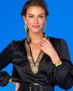 AnastasiaBlouse_3978_lorescrop_d1e59d47-018e-4ab5-ae44-0f45fa001416.jpg