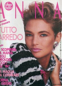 AnnabellaIT051085no40cover.thumb.jpg.957916d279816d7ebd99020f4b01f0c9.jpg