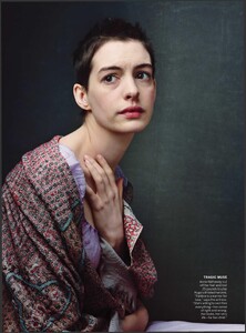 Dreaming_Leibovitz_US_Vogue_December_2012_07.thumb.jpg.efc11ae3fd3c7d6a342abc54650bece1.jpg