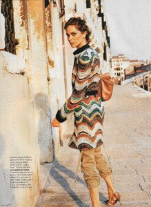 Elle Russia October 2003 Model Erin Wasson by Gilles Bensimon 10.jpg