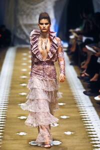 EmanuelUngaro1999HauteCouture54.thumb.jpg.2870a78172769cc4657de389e4882f6c.jpg