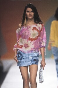 EmanuelUngaro2000WomenRTW4.thumb.jpg.80bf3c1dd57fa4e609054061fab82cb8.jpg