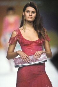 EmanuelUngaro2000WomenRTW69.thumb.jpg.2718aa52f5a87f494603f74e95fdc8d4.jpg