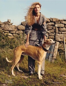 Felice-Noordhoff-Ben-Weller-Vogue-Netherlands-(3).thumb.jpg.9de52fb719fe597f79a9215d1908b32b.jpg