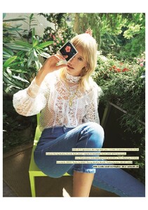 Franziska Frings 32_THEHIVE_MODELS_FRANZI FRINGS_BOOK.jpg