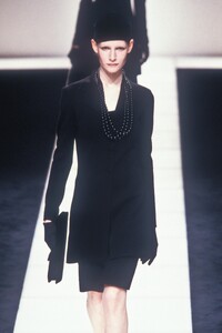 GiorgioArmani1996WomenRTW119.thumb.jpg.b307751594954a87aea928f055929f1c.jpg