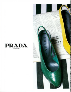 Grignaschi_Prada_Spring_Summer_1985_09.thumb.png.49e7ca2d324845a2ebdbd519c614899c.png