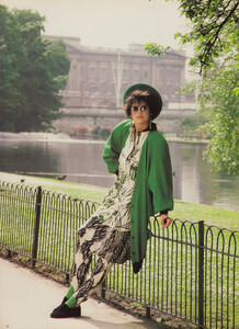 HarrodsUKAutumn85_032.thumb.jpg.c1c2f02f3e418d96bfde5e211fae1b77.jpg