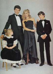 HarrodsUKxmas81_014.thumb.jpg.a40cd7861a3ba72e458289a41e9bba97.jpg