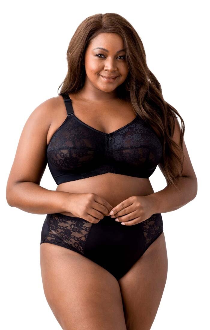 Insyze plus size fashion model