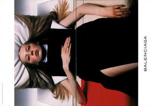 Inez__Vinoodh_Balenciaga_Fall_Winter_1998_99_01.thumb.png.d43c290d8c9e837a619d3868e21d88f8.png