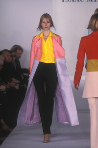 IsaacMizrahi1997WomenRTW15.thumb.jpg.154cdbd1f9873a488a2da7f8faf68889.jpg